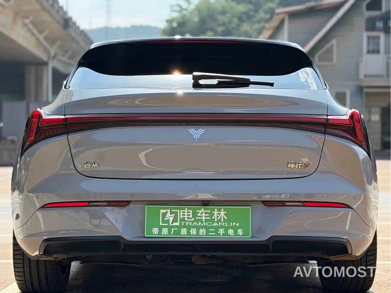 Nezha S Shooting Brake 2024 Extended Range 300 Pro Edition — фото 18