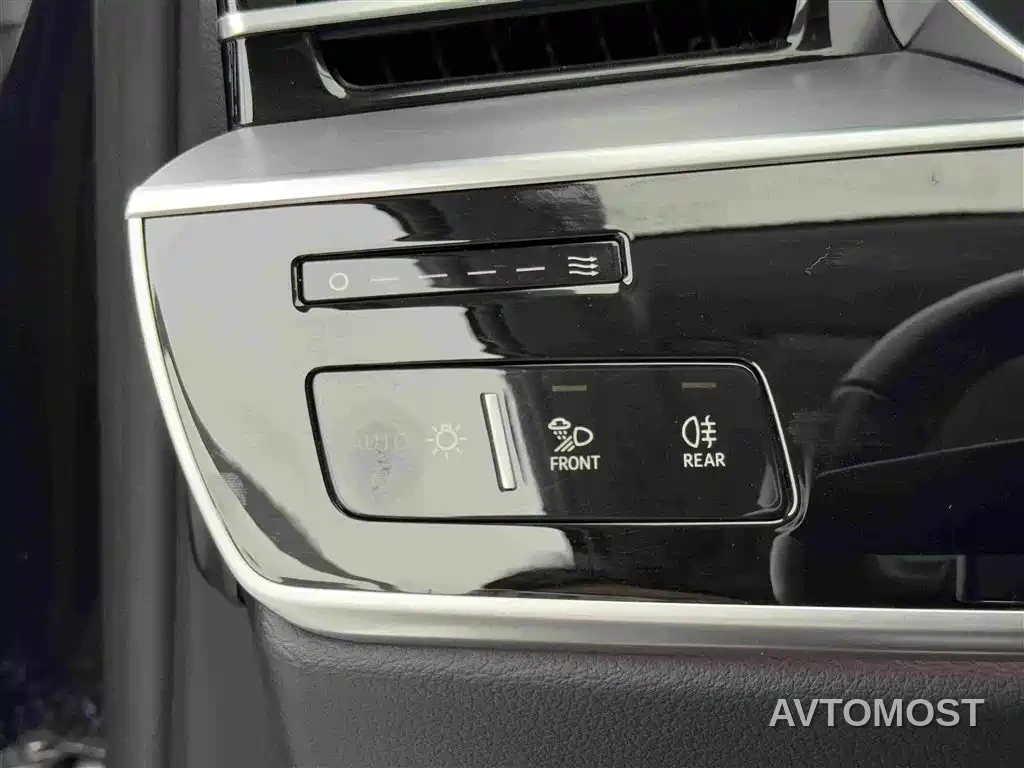 Audi A8 New Energy 2022 A8L 60 TFSIe quattro Collector's Edition — фото 15