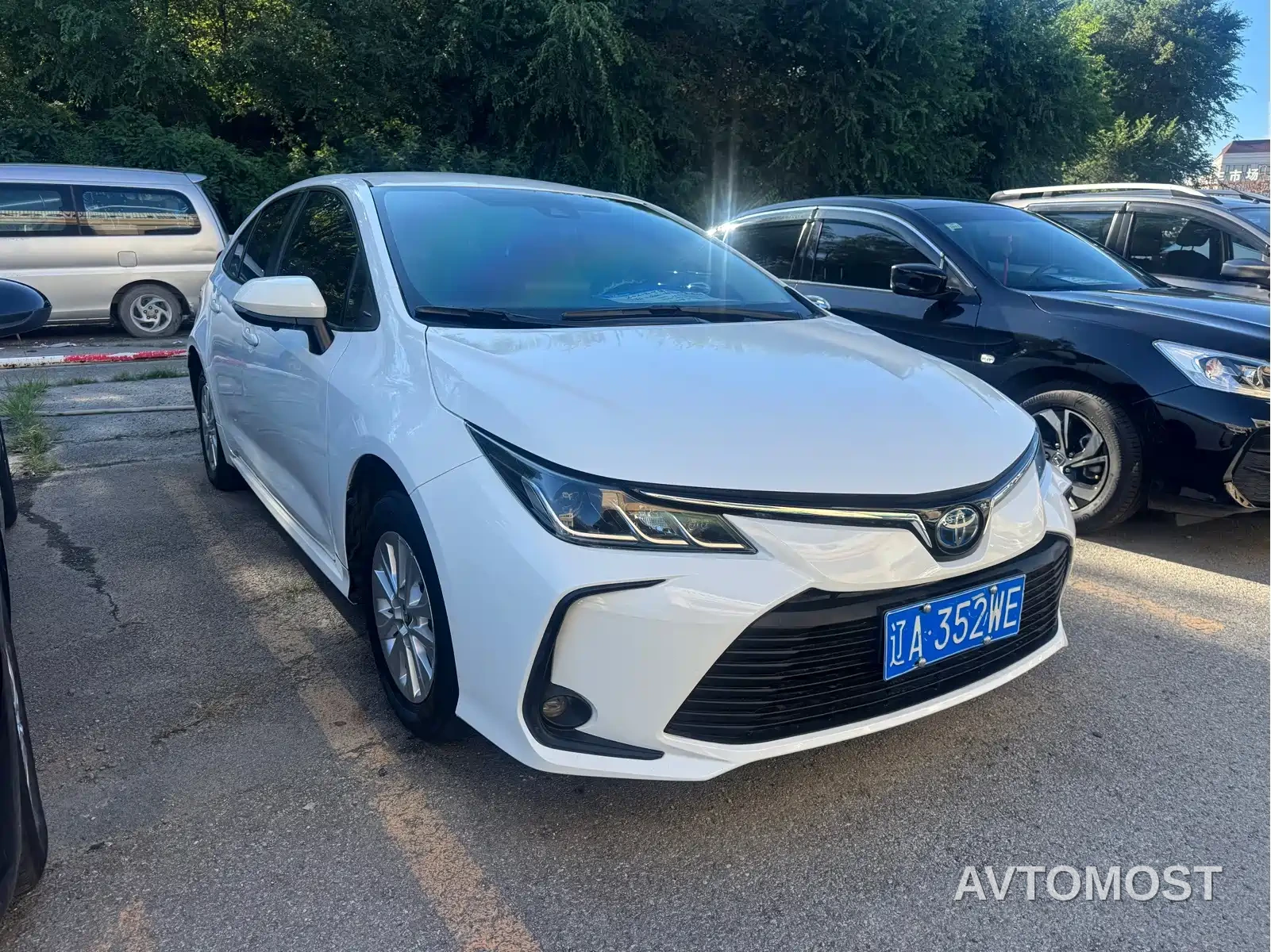 Toyota Corolla 2019 Hybrid 1.8L E-CVT GL-i Pioneer Edition — фото 3