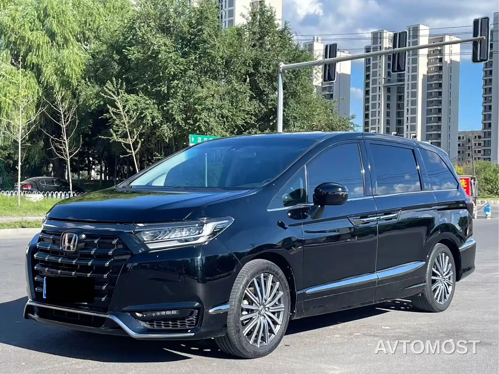 Honda Elysion 2022 2.0L e:HEV Luxury — фото 3