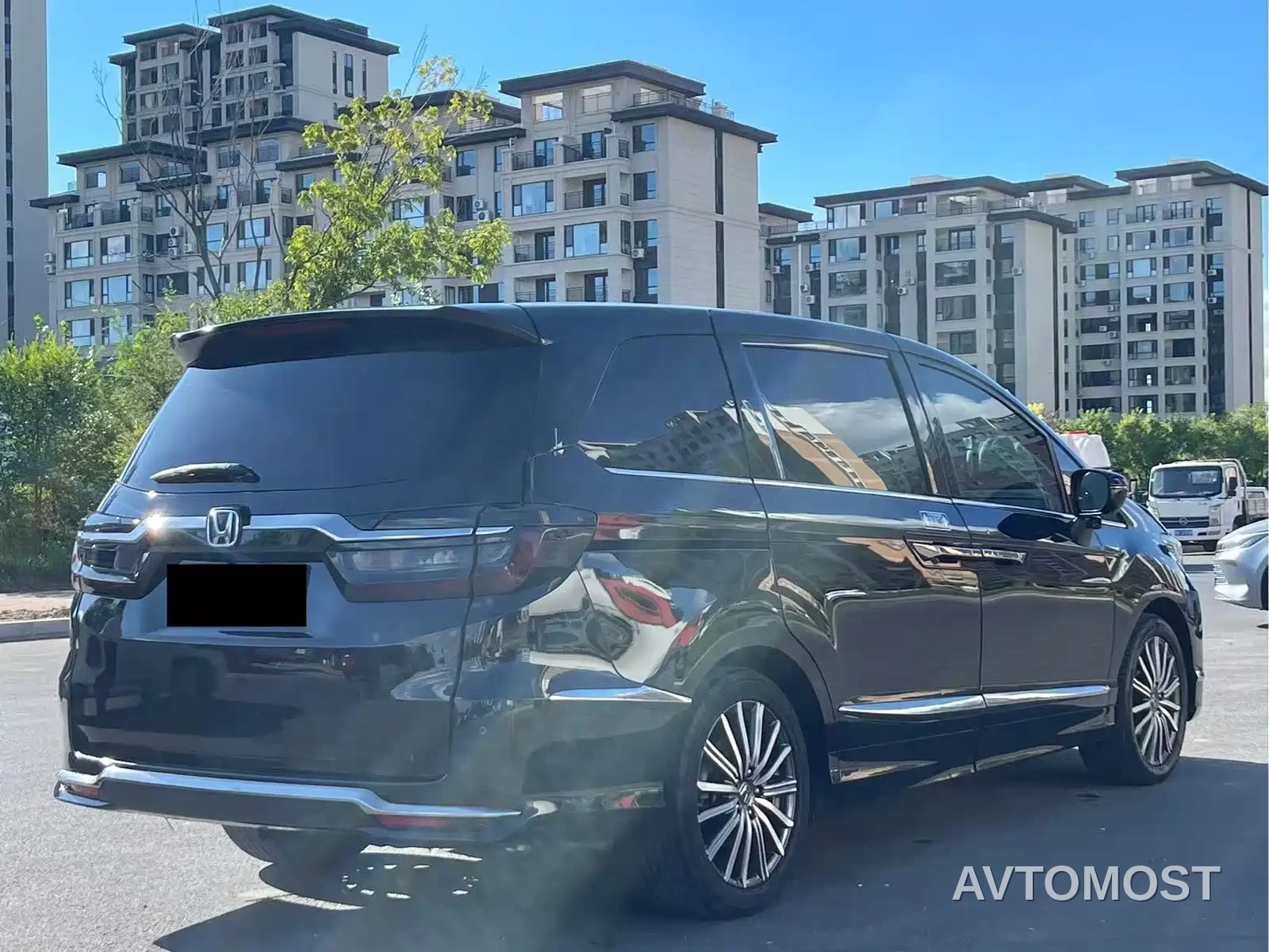 Honda Elysion 2022 2.0L e:HEV Luxury — фото 9