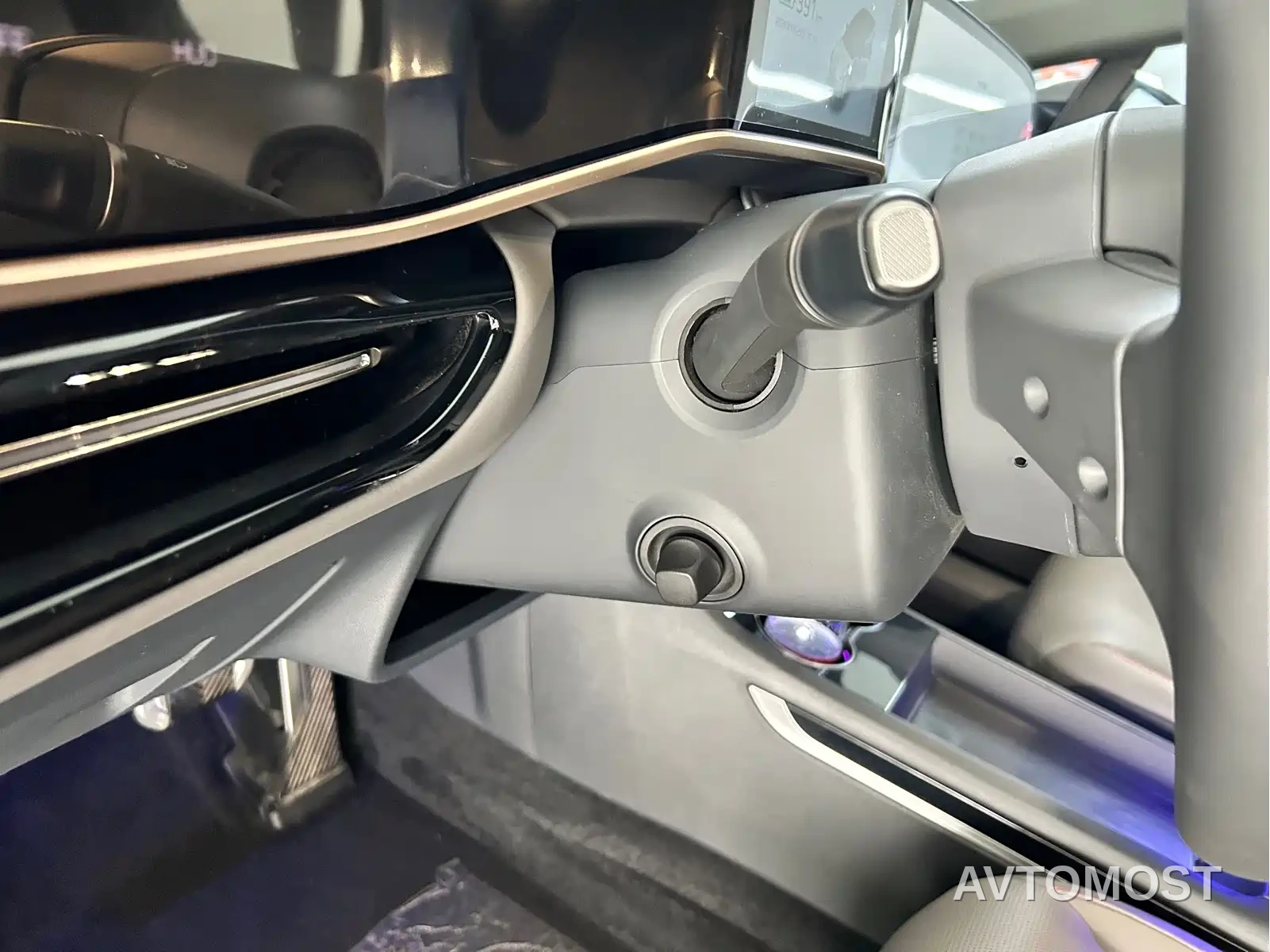 Hongqi EH7 2025 640 AWD Smart Selection Edition — фото 13