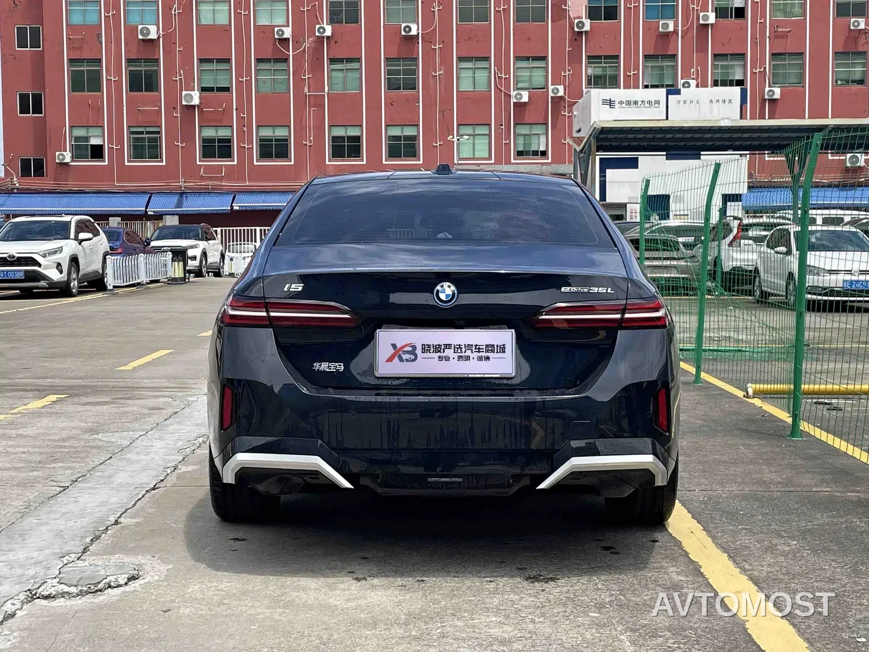 BMW i5 2024 eDrive 35L M Sport Package — фото 5