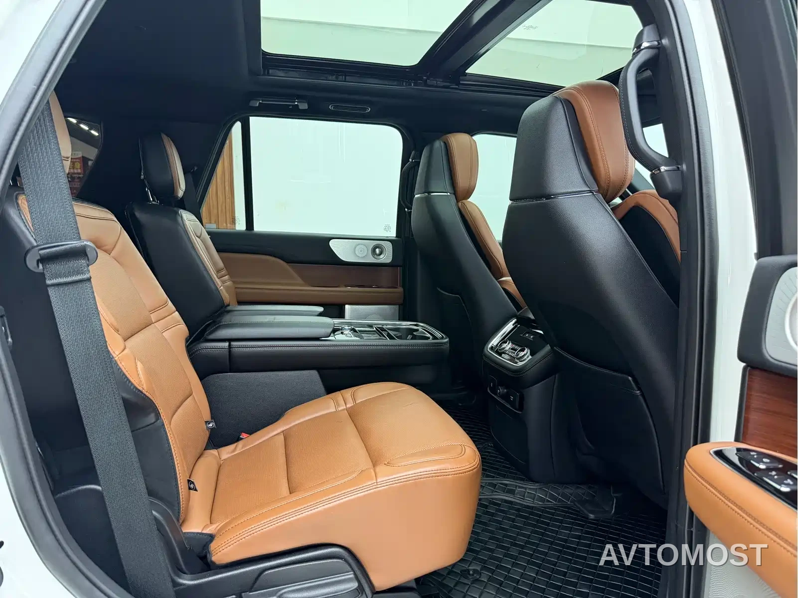 Lincoln Navigator 2020 3.5T Prestige Edition — фото 19