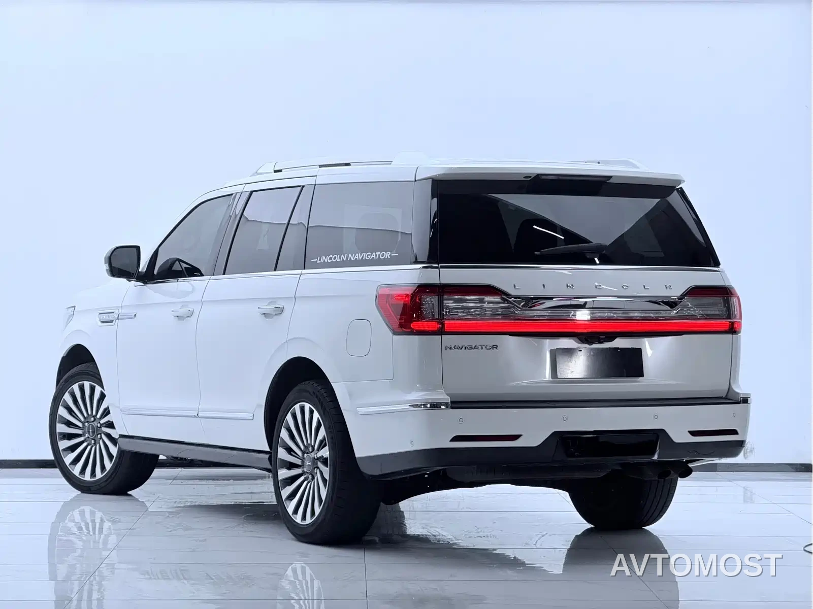 Lincoln Navigator 2020 3.5T Prestige Edition — фото 26