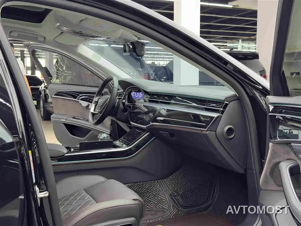 Audi A8 New Energy 2022 A8L 60 TFSIe quattro Collector's Edition — фото 6