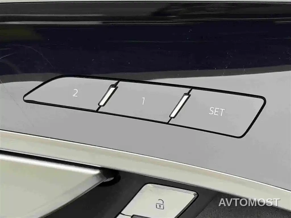 Audi A8 New Energy 2022 A8L 60 TFSIe quattro Collector's Edition — фото 17