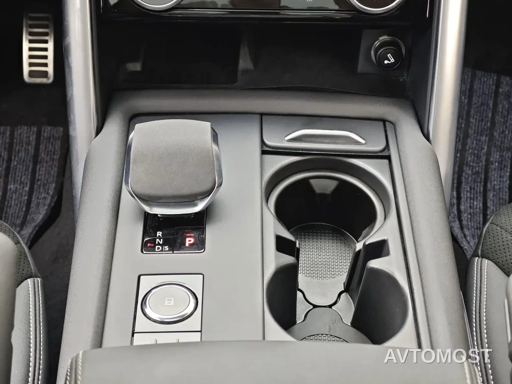 Land Rover Discovery 2021 360PS R-Dynamic SE — фото 11