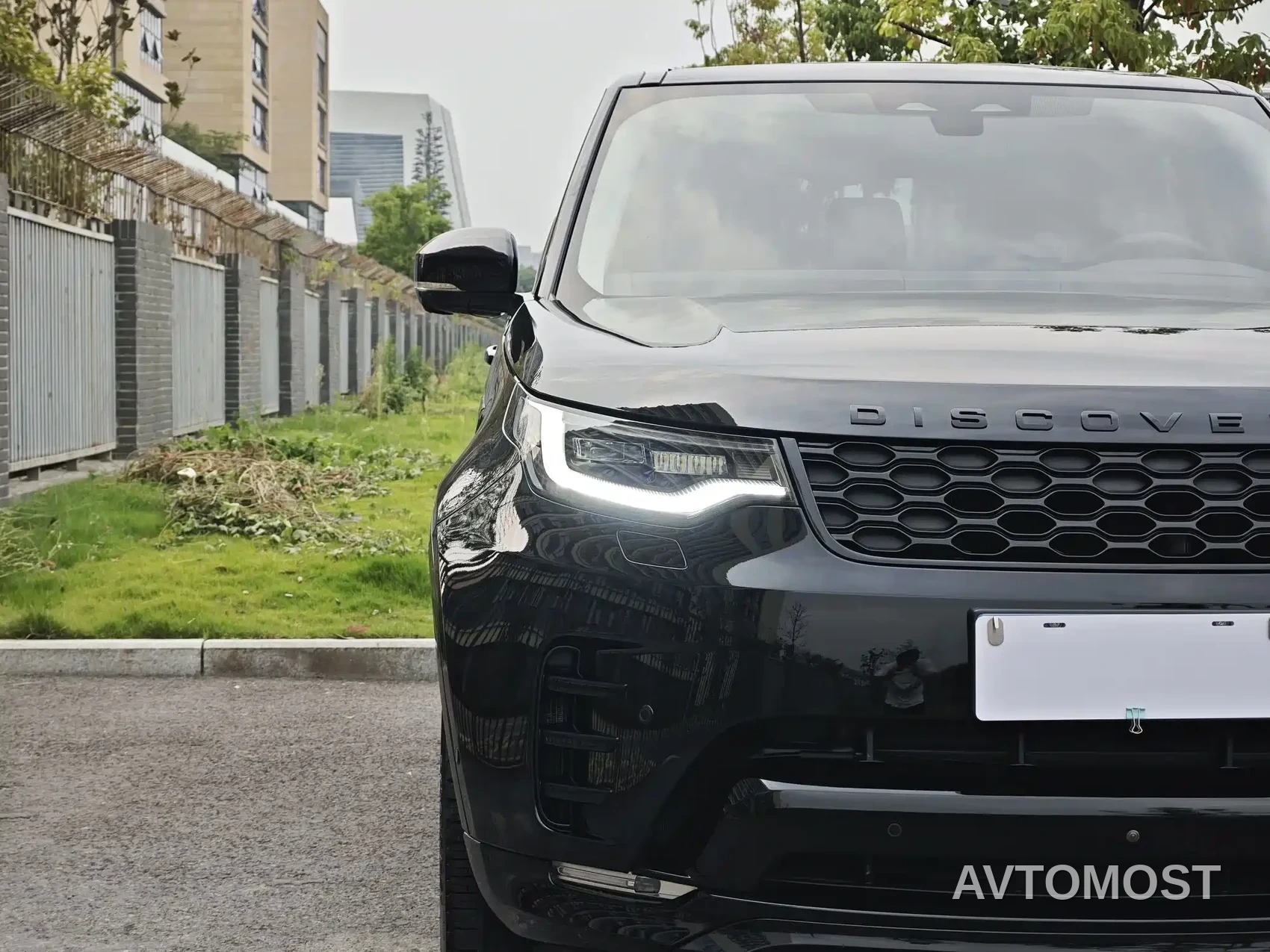 Land Rover Discovery 2021 360PS R-Dynamic SE — фото 16