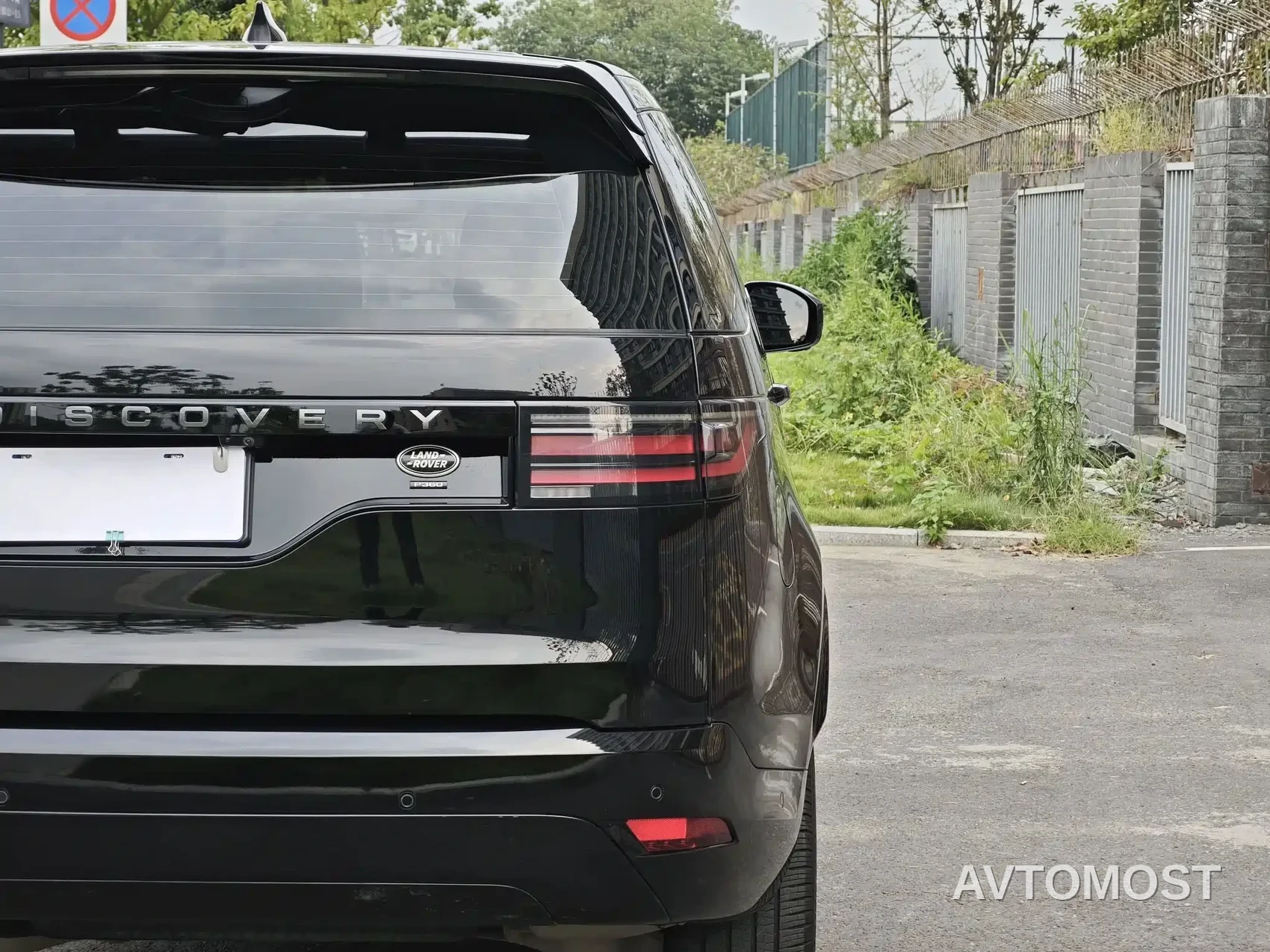 Land Rover Discovery 2021 360PS R-Dynamic SE — фото 17