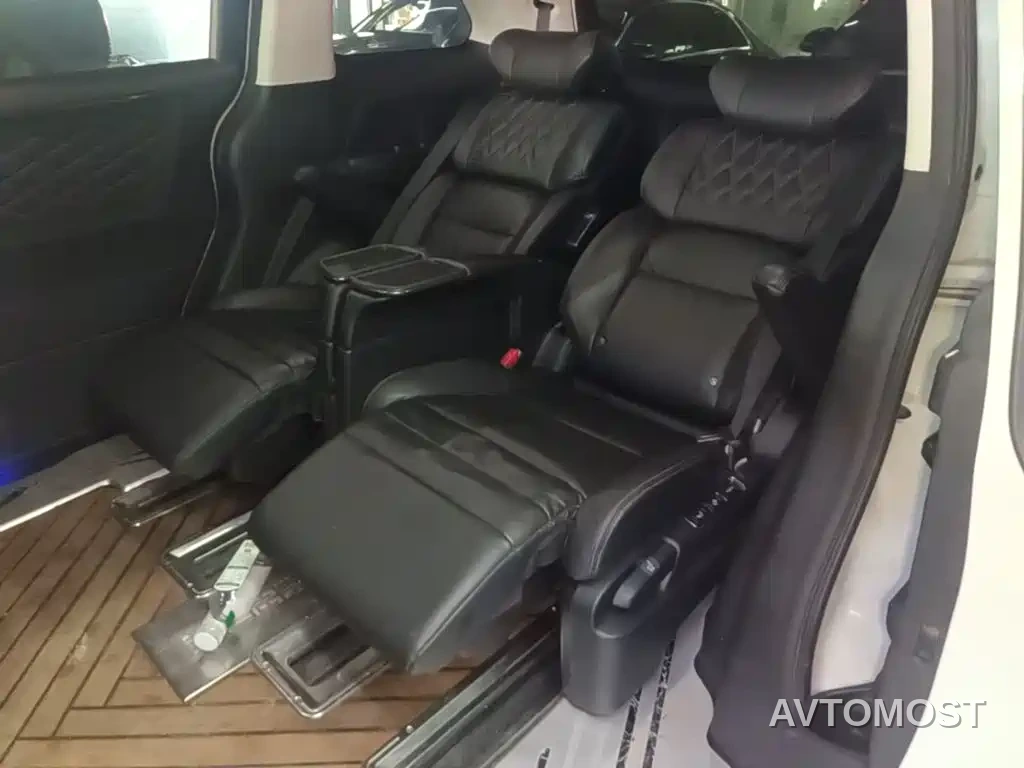 Honda Elysion 2019 2.0L Hybrid Luxury Edition — фото 16