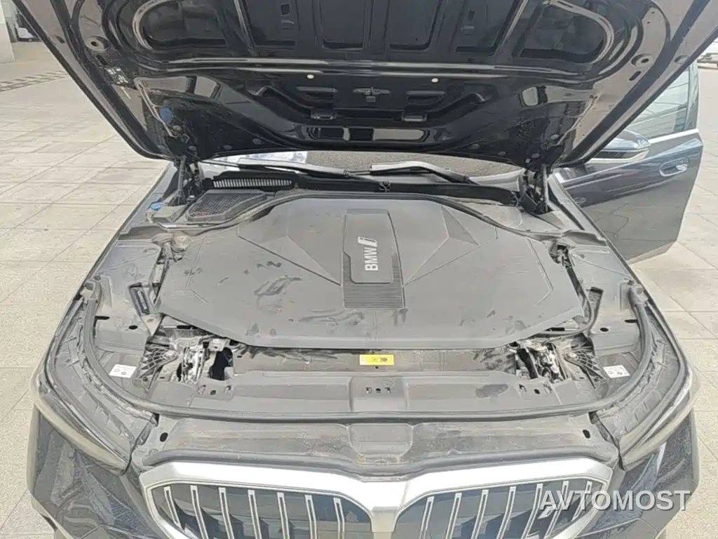 BMW i5 2024 eDrive 35L M Sport Package — фото 13