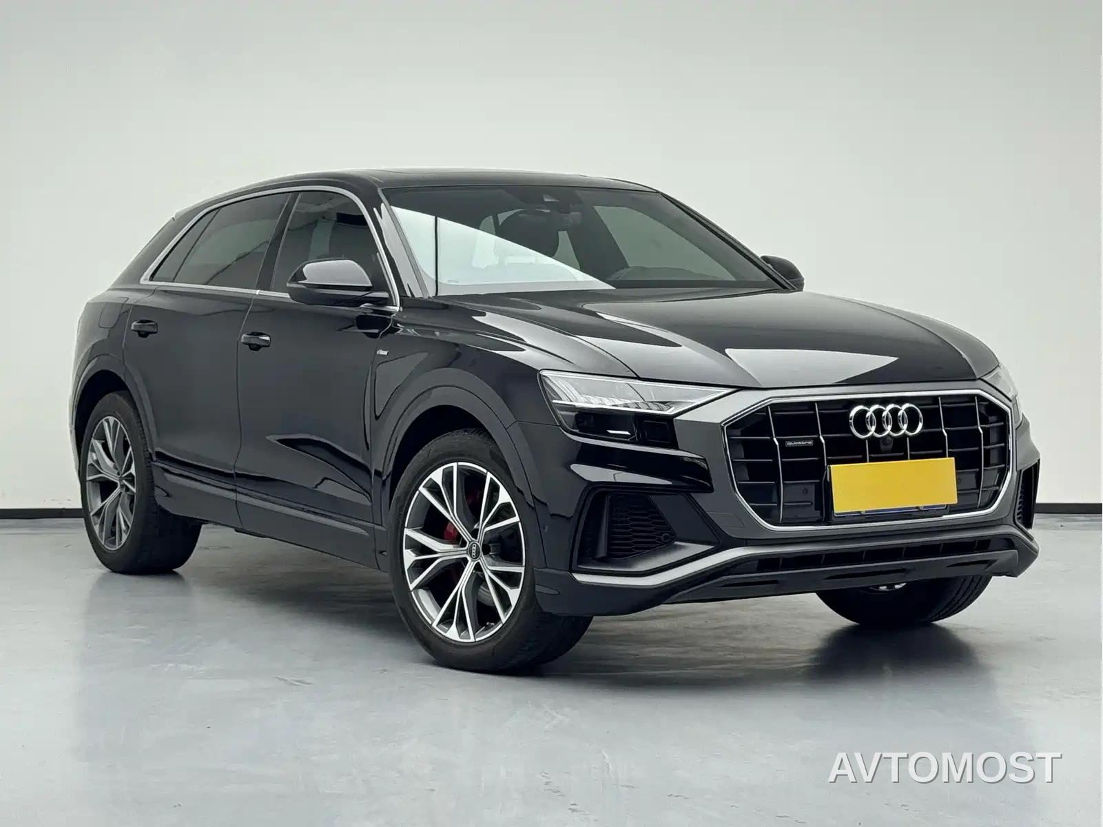 Audi Q8 2021 Model 55 TFSI Premium Dynamic — фото 3