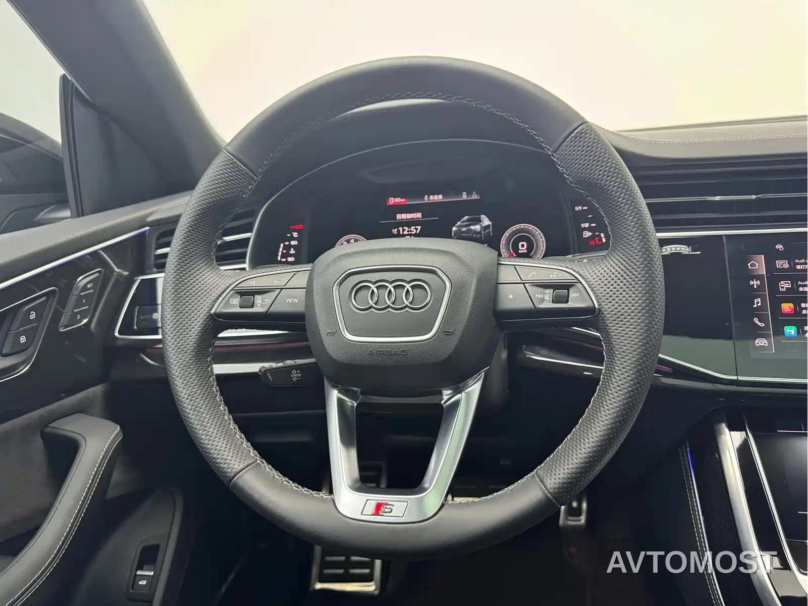 Audi Q8 2021 Model 55 TFSI Premium Dynamic — фото 6
