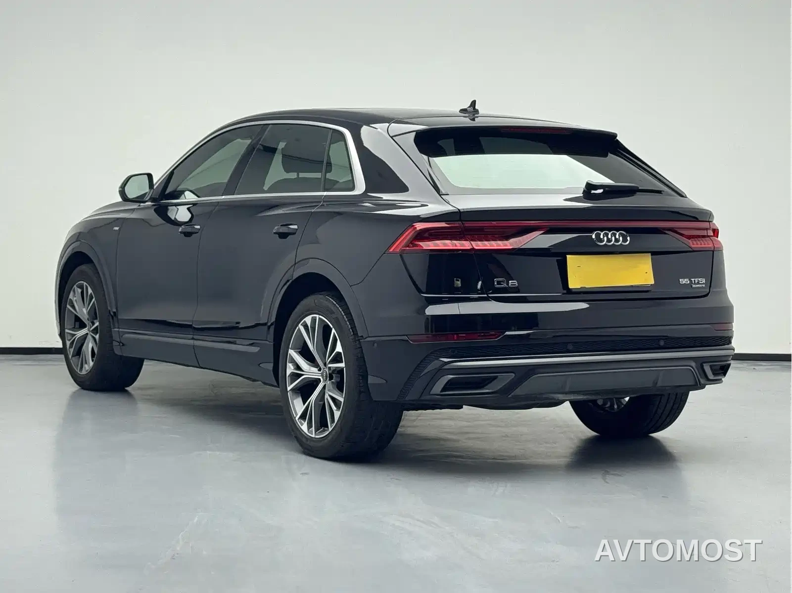 Audi Q8 2021 Model 55 TFSI Premium Dynamic — фото 14