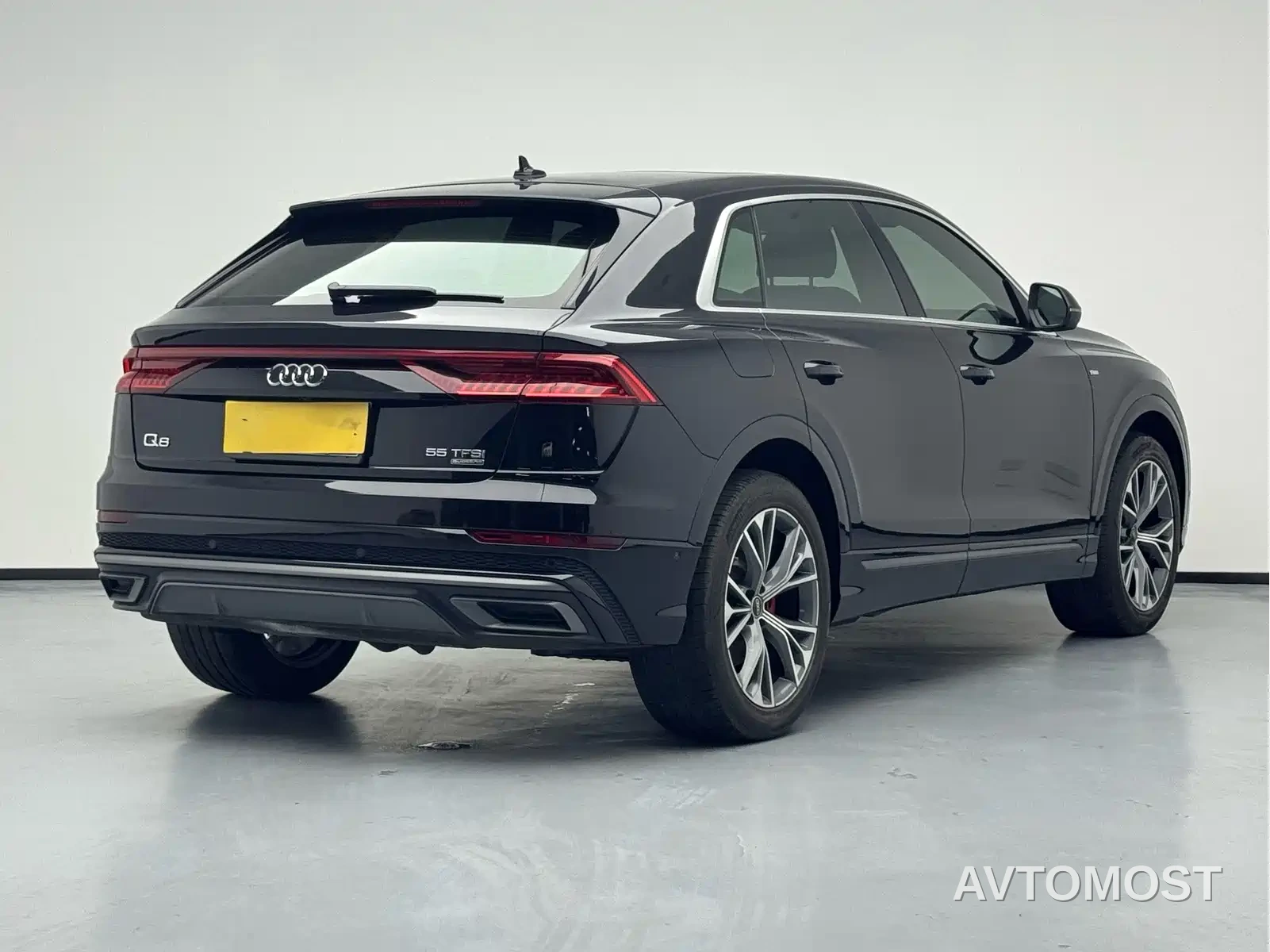 Audi Q8 2021 Model 55 TFSI Premium Dynamic — фото 16