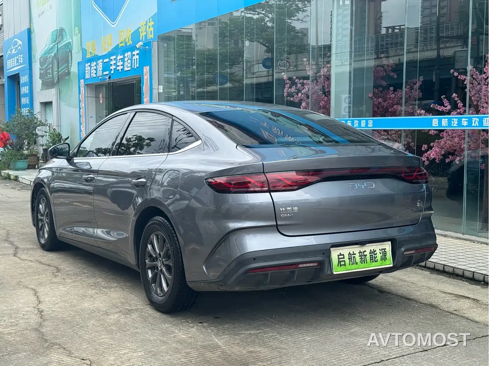 BYD Qin L 2024 DM-i 80KM Leading Edition — фото 9