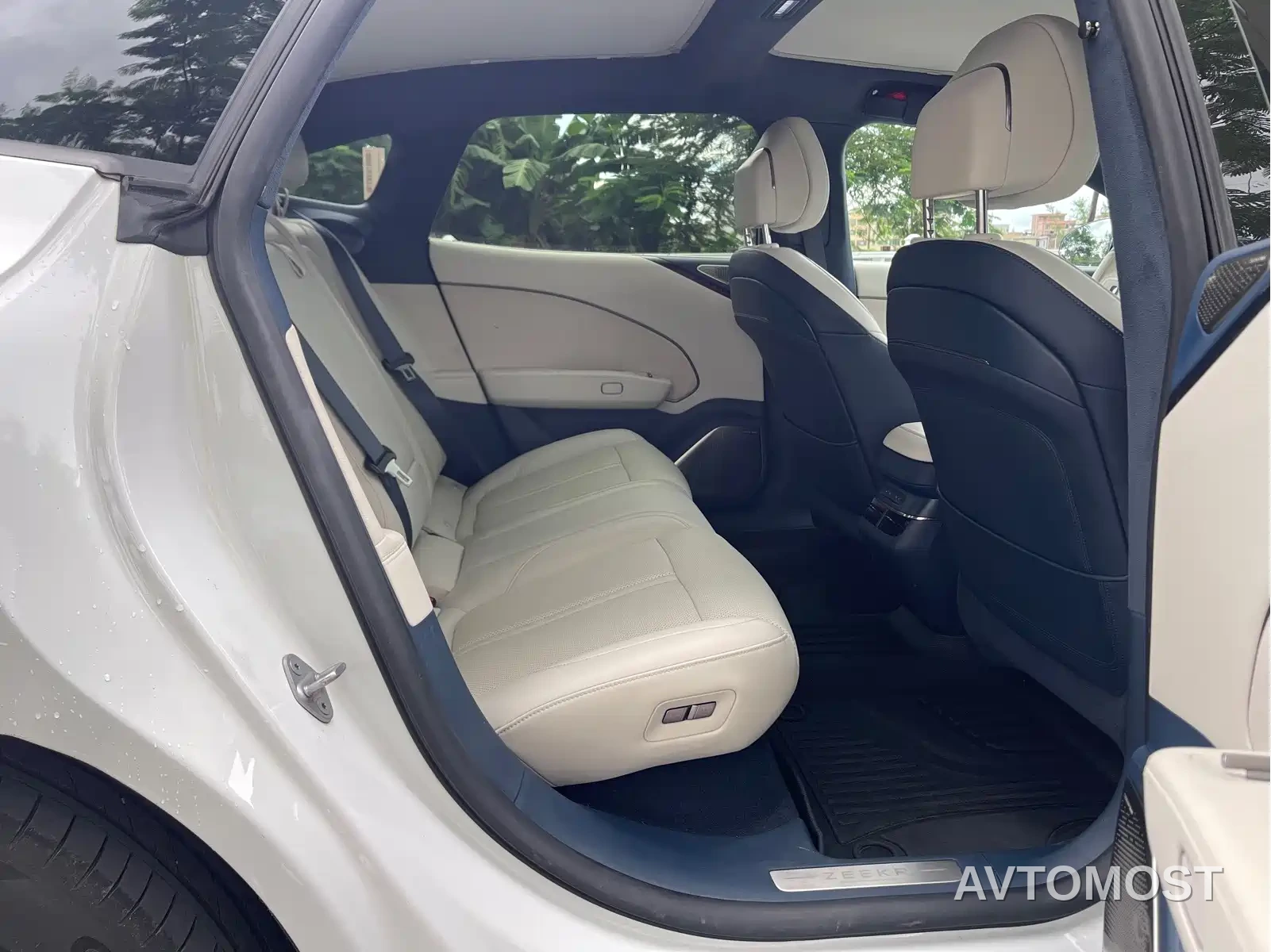 Zeekr 007 2024 Rear-Wheel Drive Smart Edition 75kWh — фото 15
