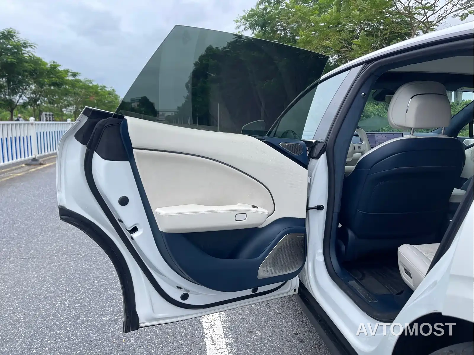 Zeekr 007 2024 Rear-Wheel Drive Smart Edition 75kWh — фото 29