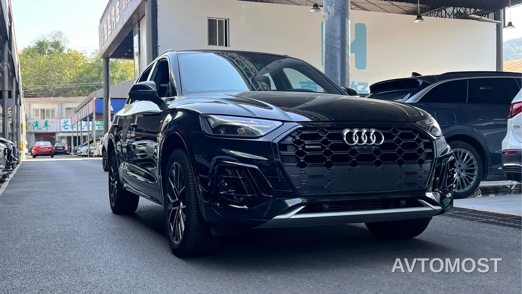 Audi Q5L 2025 45 TFSI Luxury Dynamic — фото 3