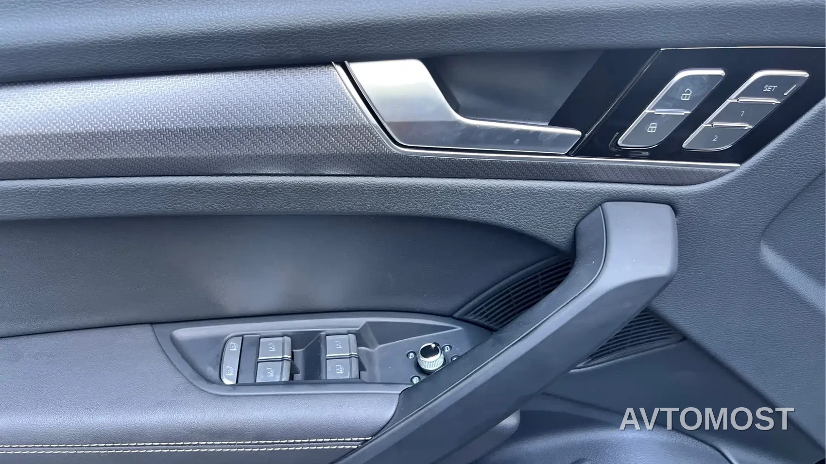 Audi Q5L 2025 45 TFSI Luxury Dynamic — фото 10