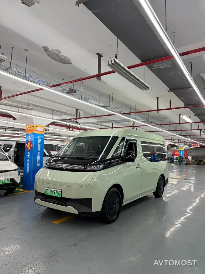 Yuan Cheng Farizon Super VAN 2024 Smart Wealth Edition Short Wheelbase Medium Roof 68kWh