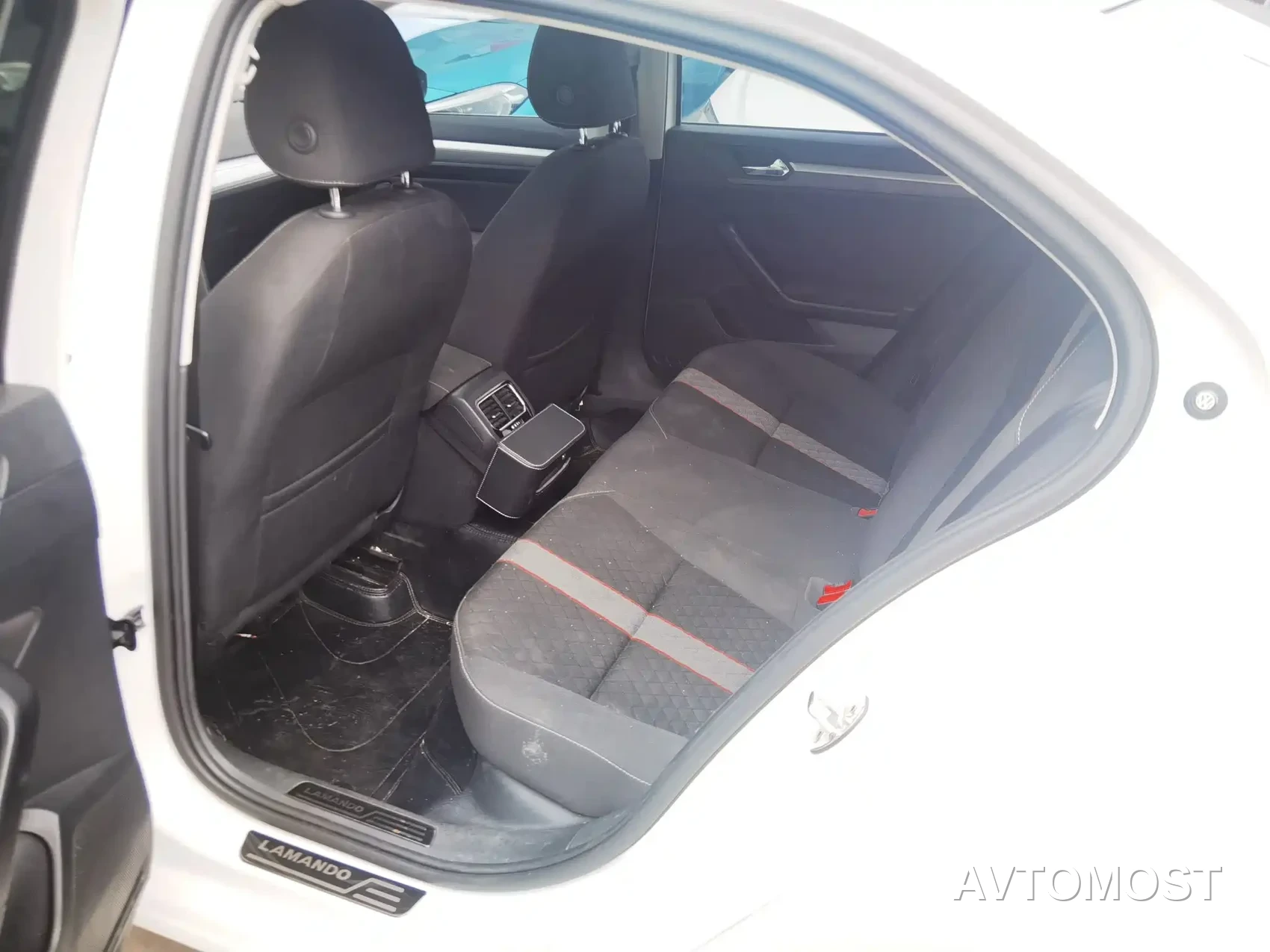 Volkswagen Lamando 2021 230TSI DSG Fashion Edition — фото 5