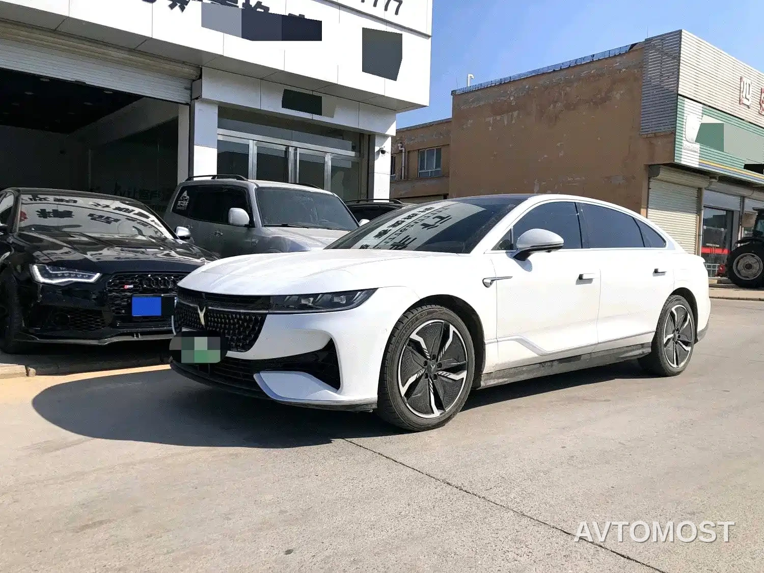 VOYAH Zhuiguang 2024 PHEV AWD Ultra Long Range Flagship — фото 1