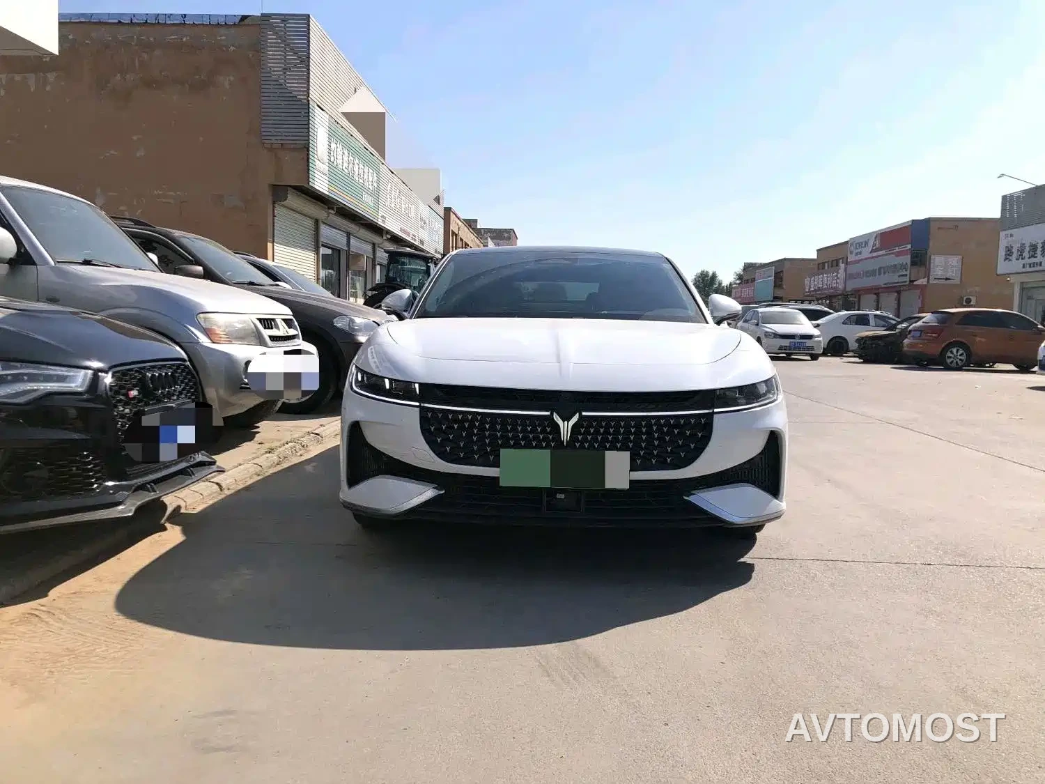VOYAH Zhuiguang 2024 PHEV AWD Ultra Long Range Flagship — фото 2