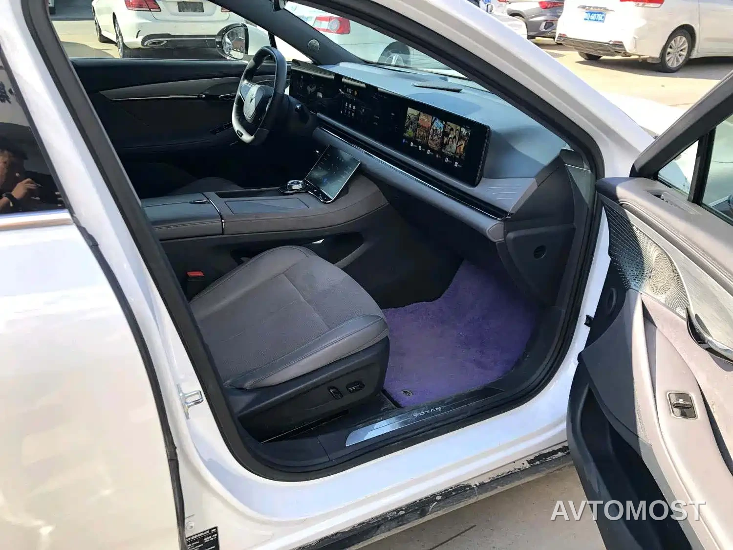 VOYAH Zhuiguang 2024 PHEV AWD Ultra Long Range Flagship — фото 6