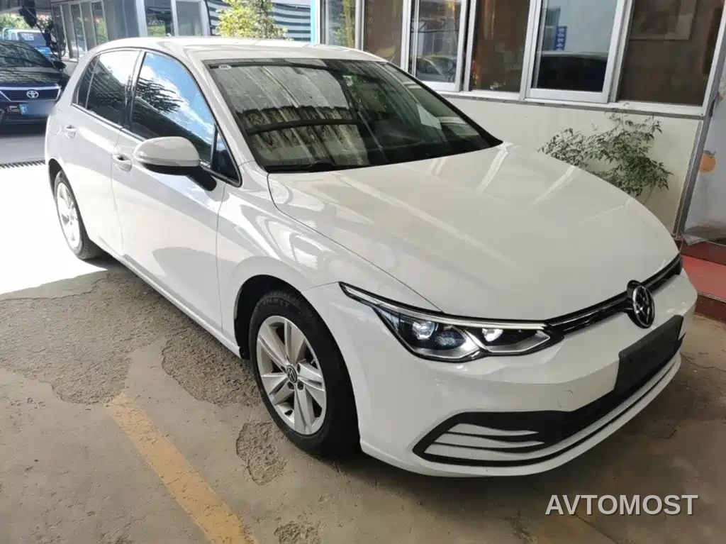 Volkswagen Golf 2023 Model 200TSI DSG — фото 2