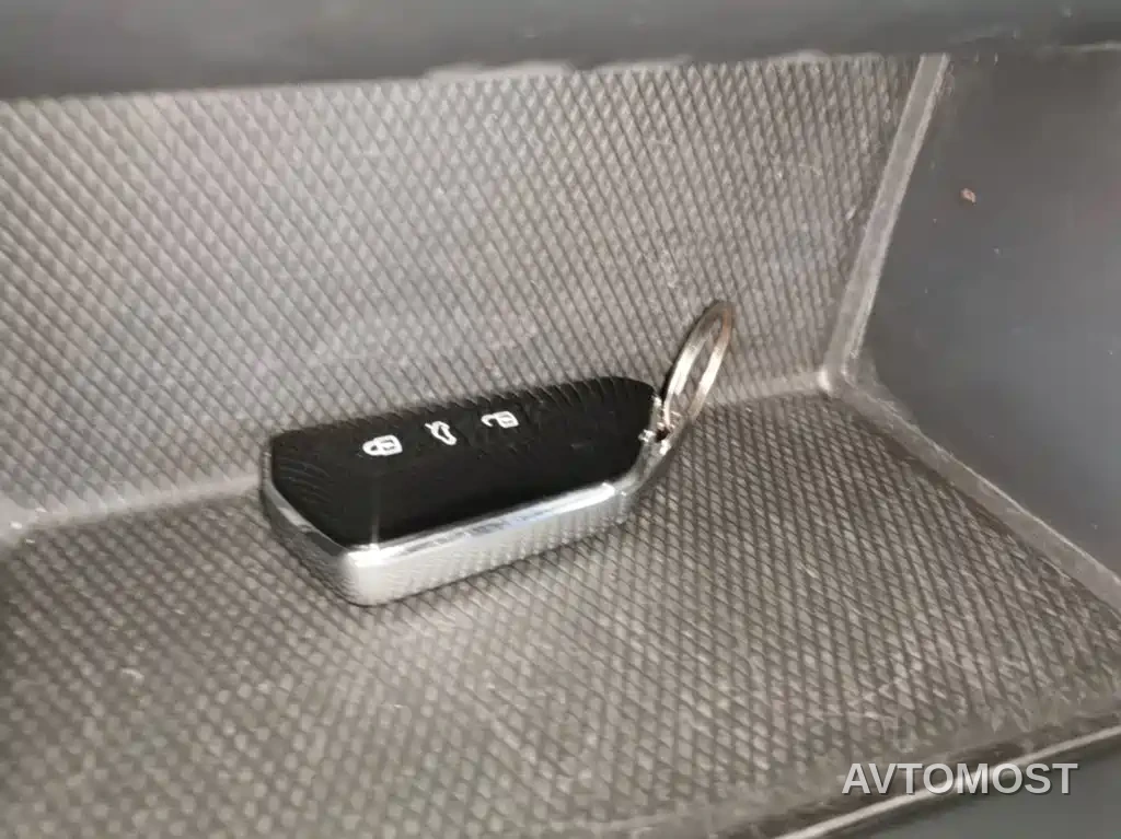 Volkswagen Golf 2023 Model 200TSI DSG — фото 7