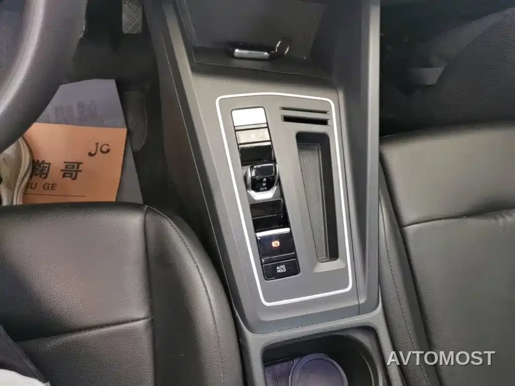 Volkswagen Golf 2023 Model 200TSI DSG — фото 12