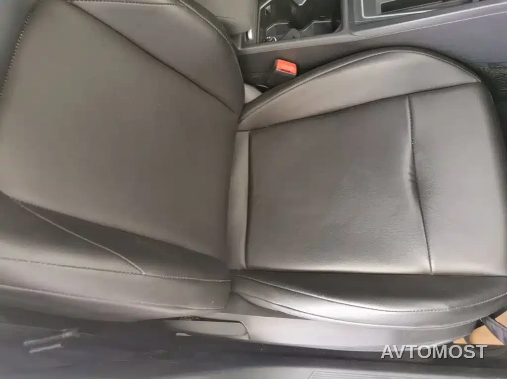 Volkswagen Golf 2023 Model 200TSI DSG — фото 23