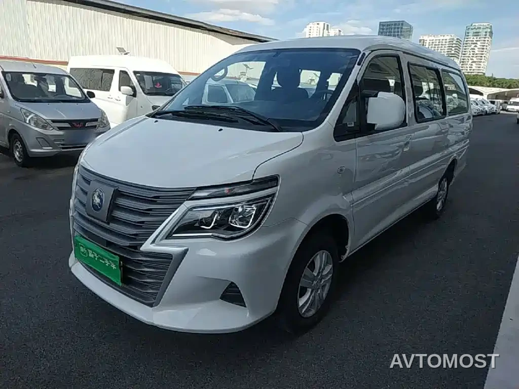 Dongfeng Fengxing Lingzhi New Energy 2025 420km EV City Transport 5-seater — фото 1
