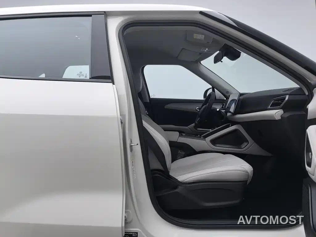 BYD Yuan UP 2025 Model 301KM Navigator — фото 22