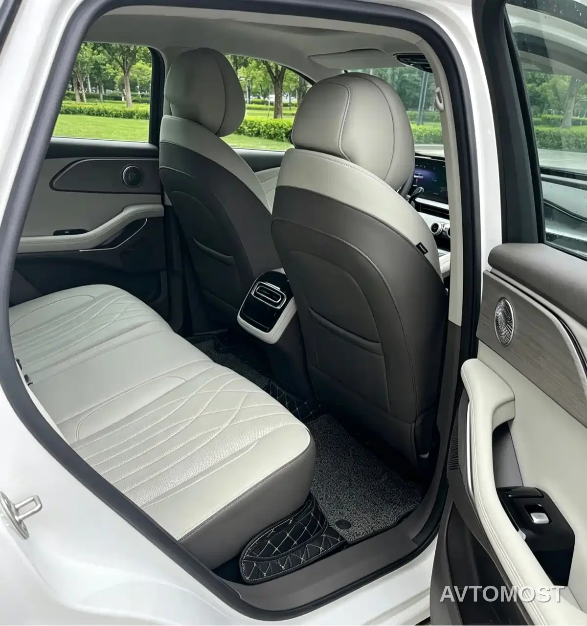 Exeed Yaoguang C-DM 2026 Global Edition 120 Long Range 2WD — фото 13