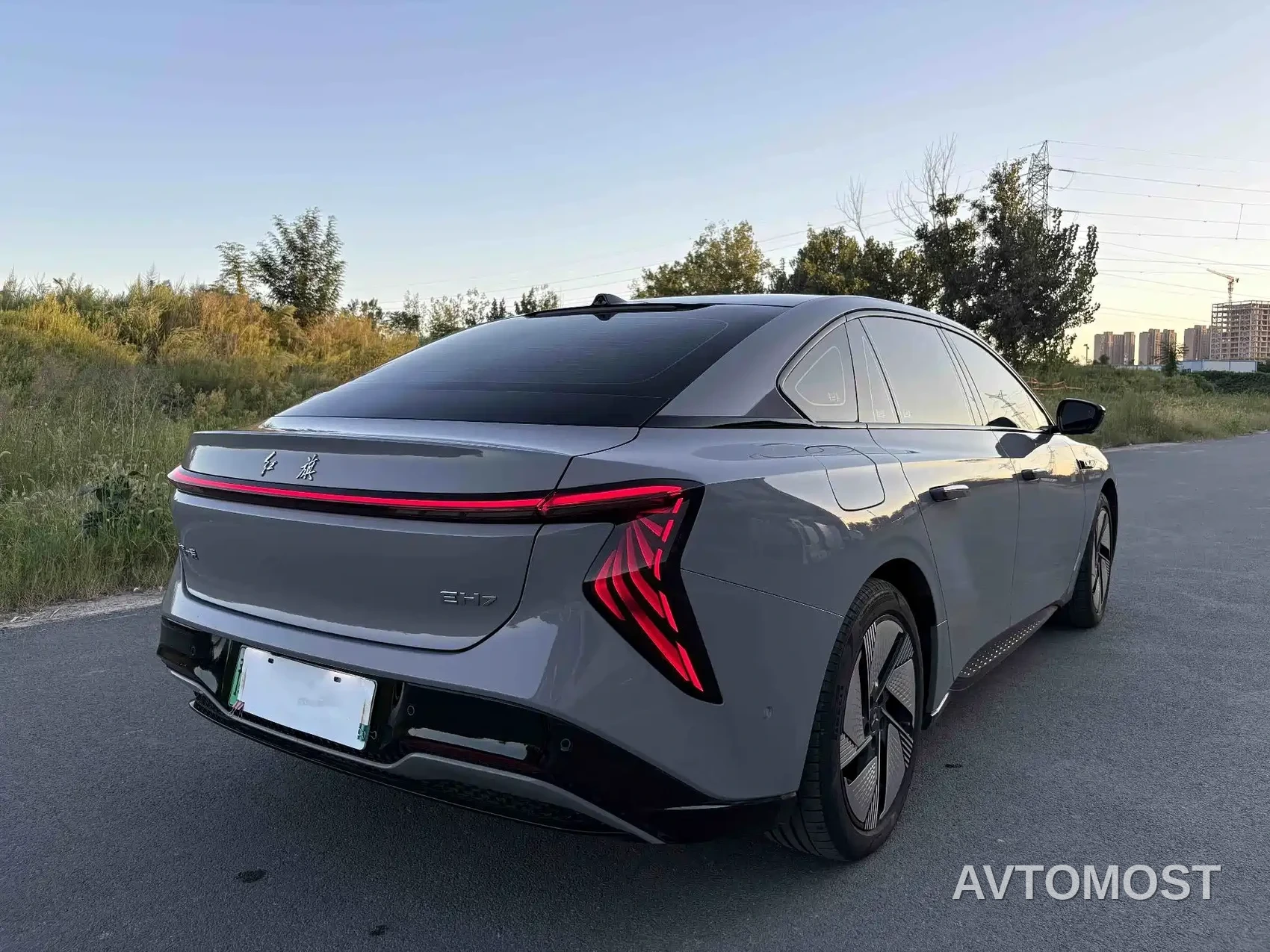 Hongqi EH7 2025 640 AWD Smart Selection Edition — фото 4