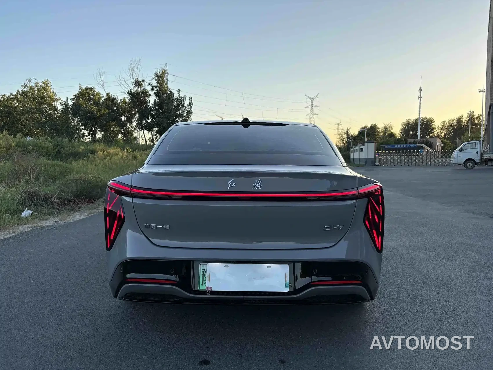 Hongqi EH7 2025 640 AWD Smart Selection Edition — фото 6