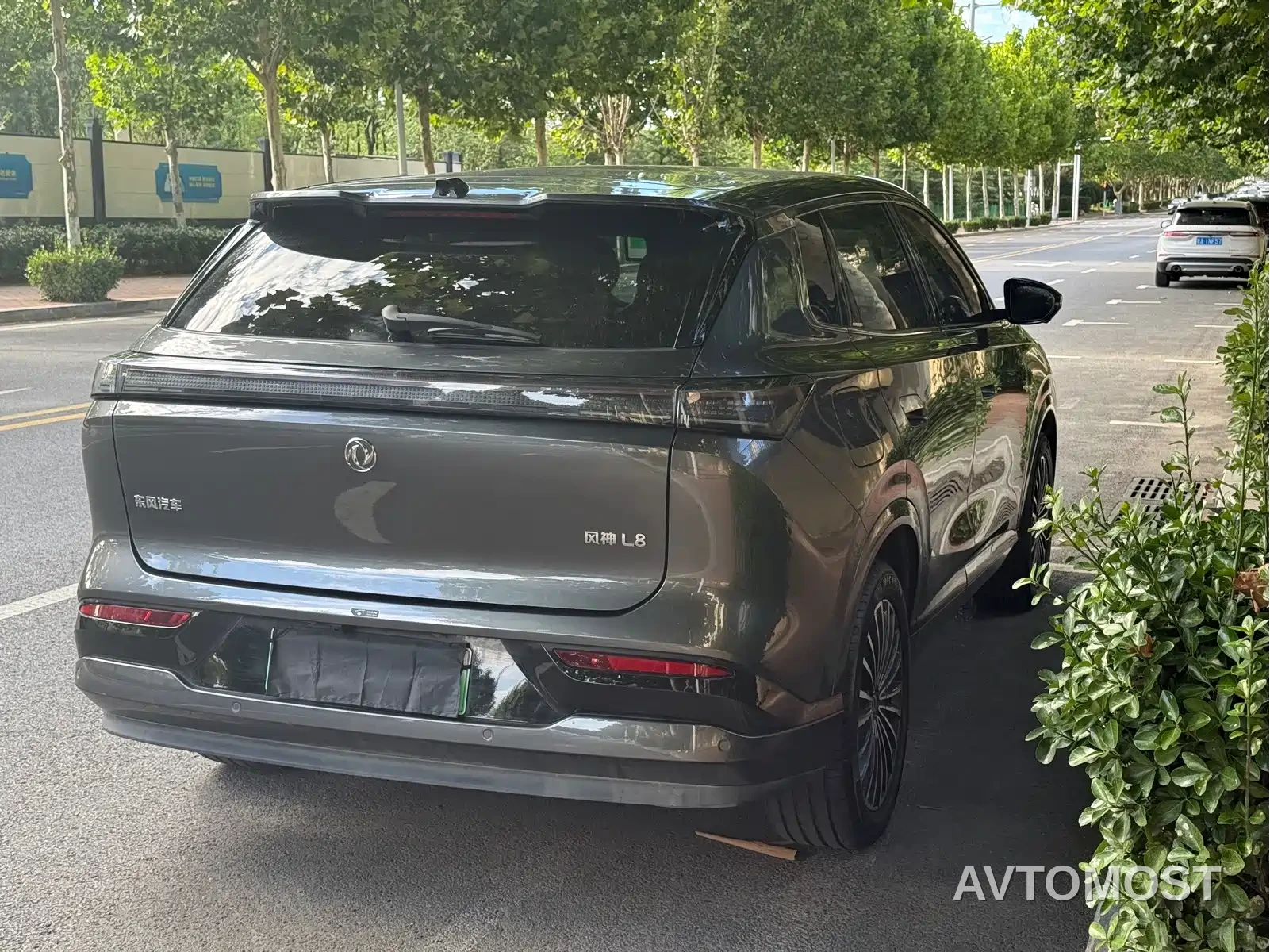 Dongfeng Aeolus L8 2025 Plug-in Hybrid — фото 6