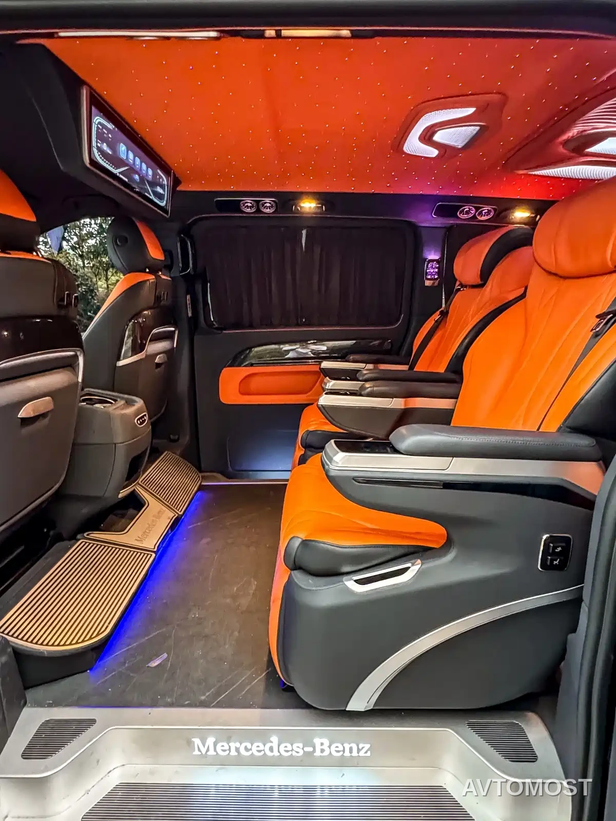 Mercedes-Benz Vito 2023 2.0T Business 7-Seater — фото 9
