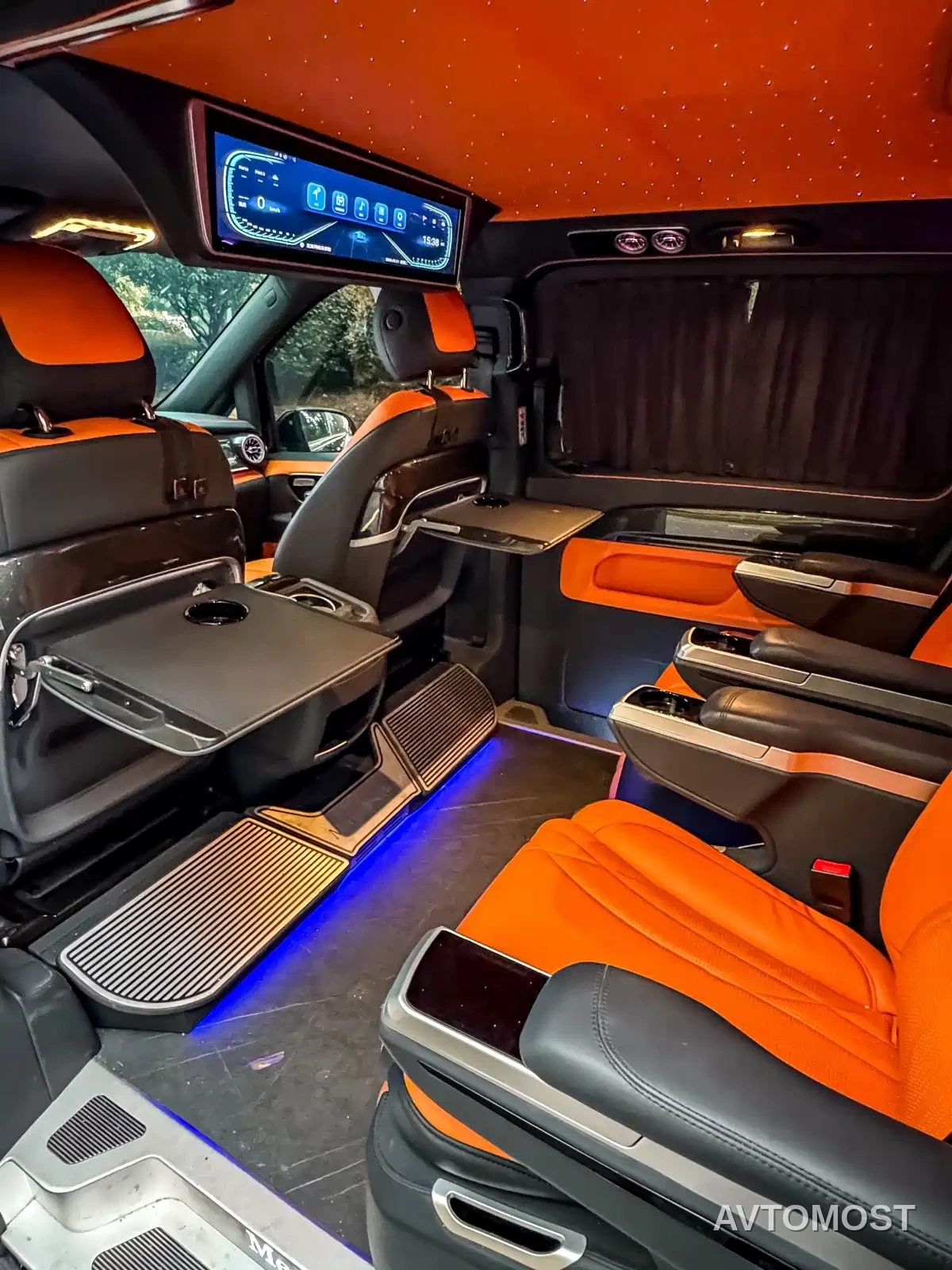 Mercedes-Benz Vito 2023 2.0T Business 7-Seater — фото 10
