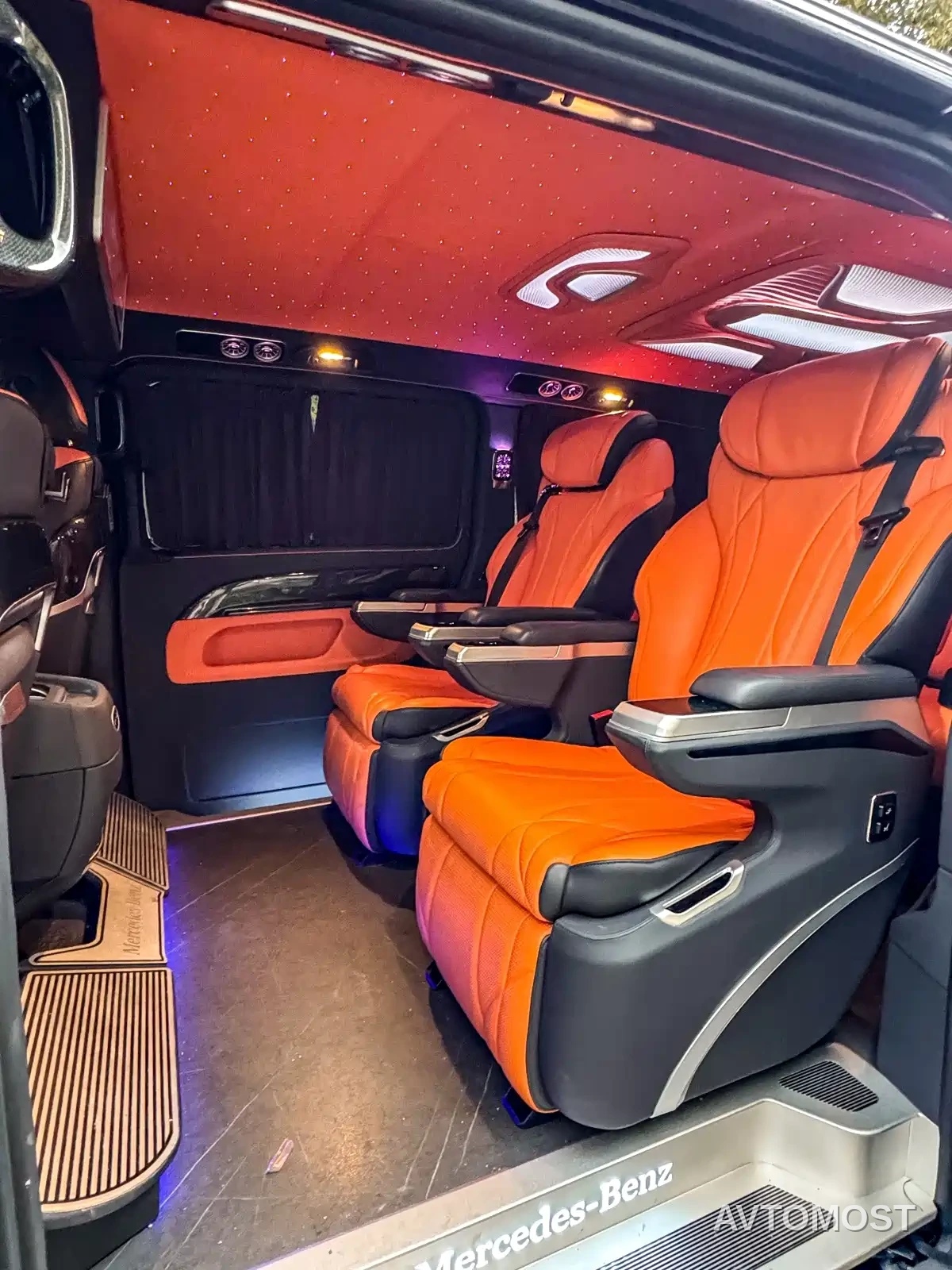 Mercedes-Benz Vito 2023 2.0T Business 7-Seater — фото 11