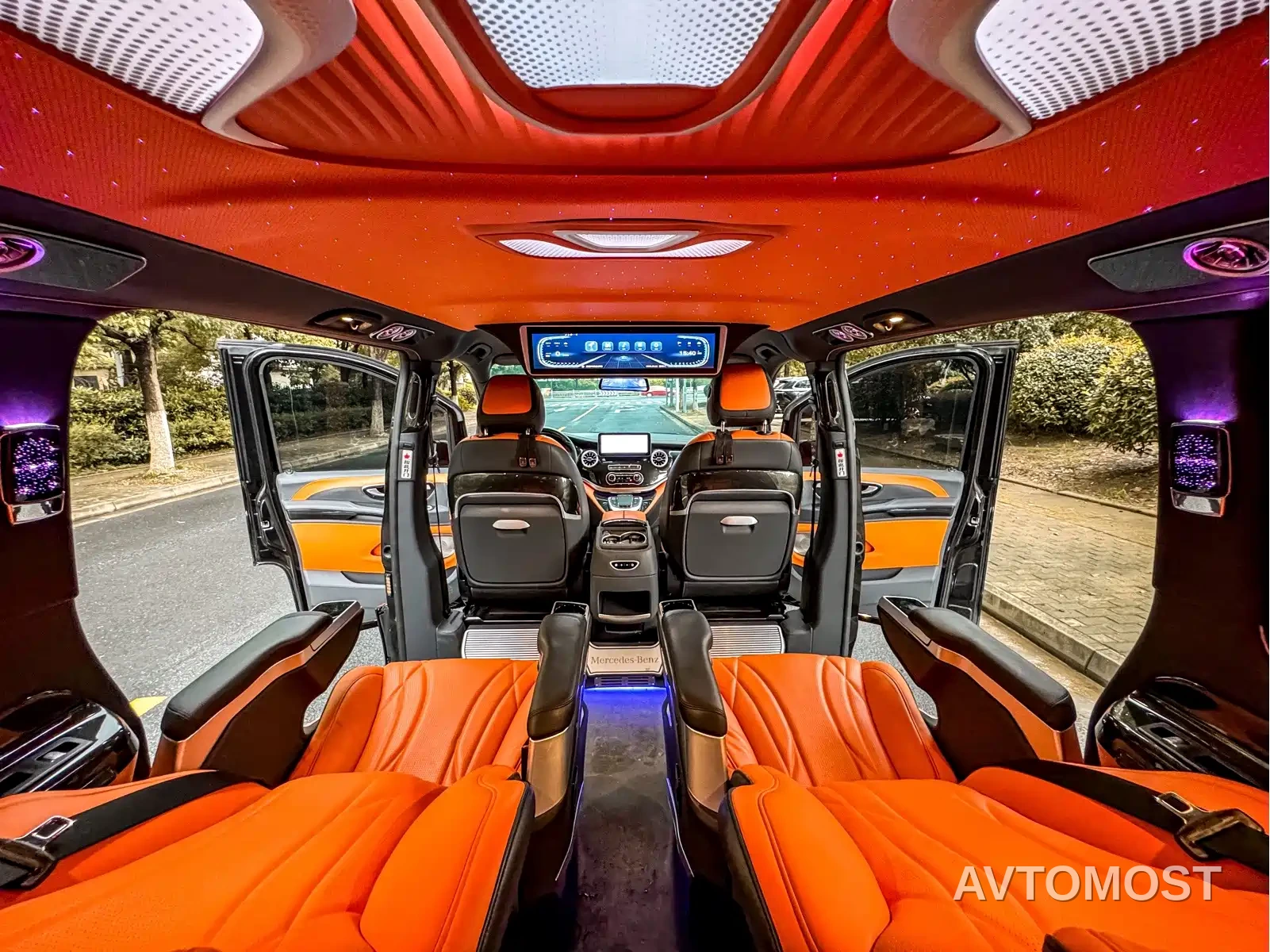 Mercedes-Benz Vito 2023 2.0T Business 7-Seater — фото 12
