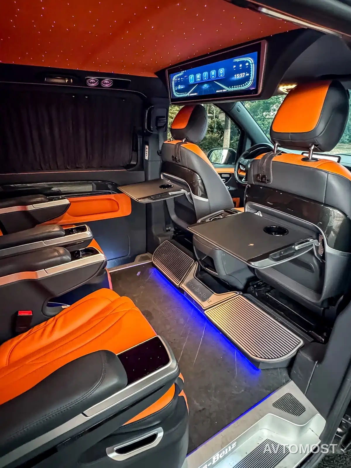 Mercedes-Benz Vito 2023 2.0T Business 7-Seater — фото 16