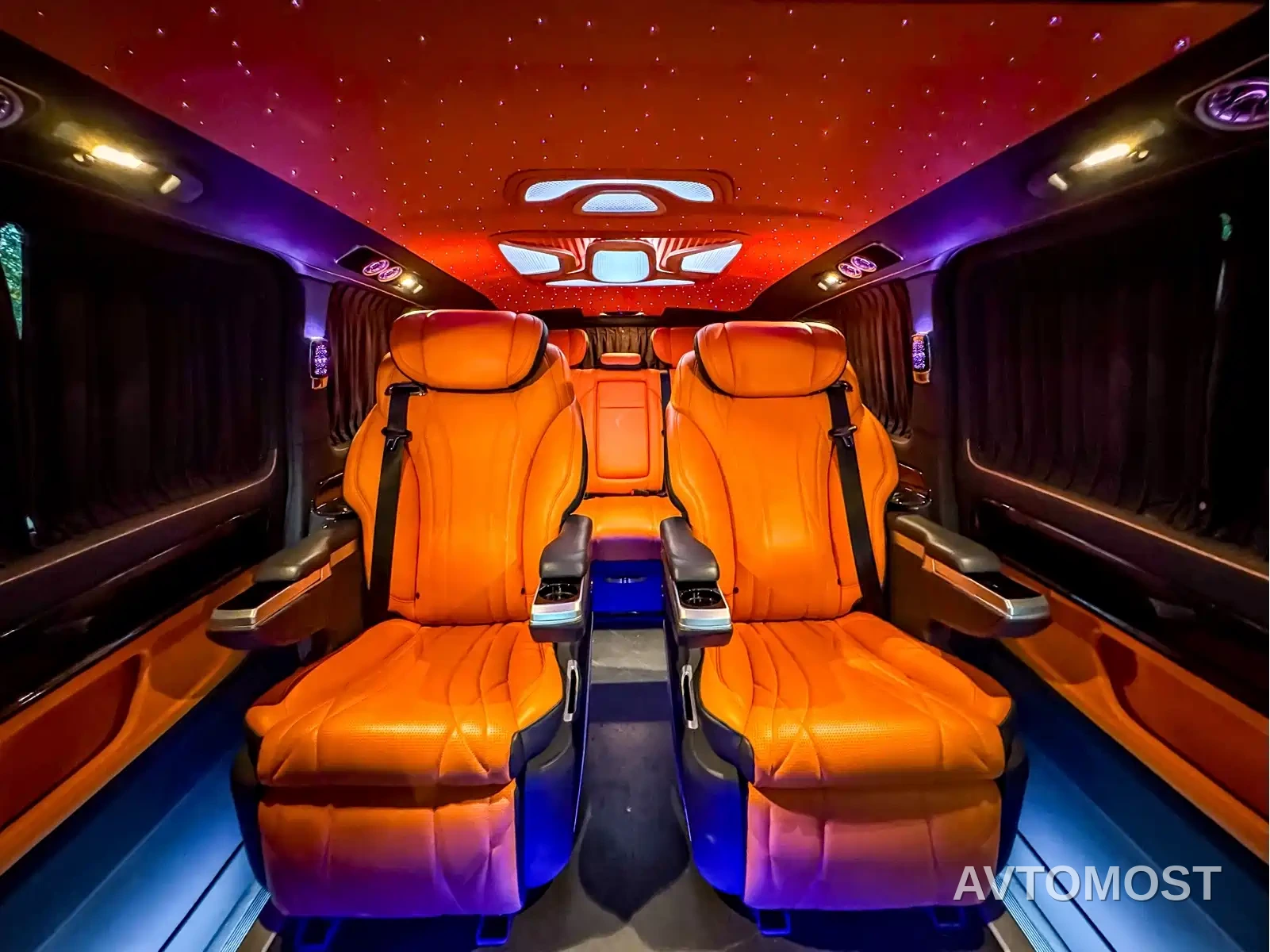 Mercedes-Benz Vito 2023 2.0T Business 7-Seater — фото 19