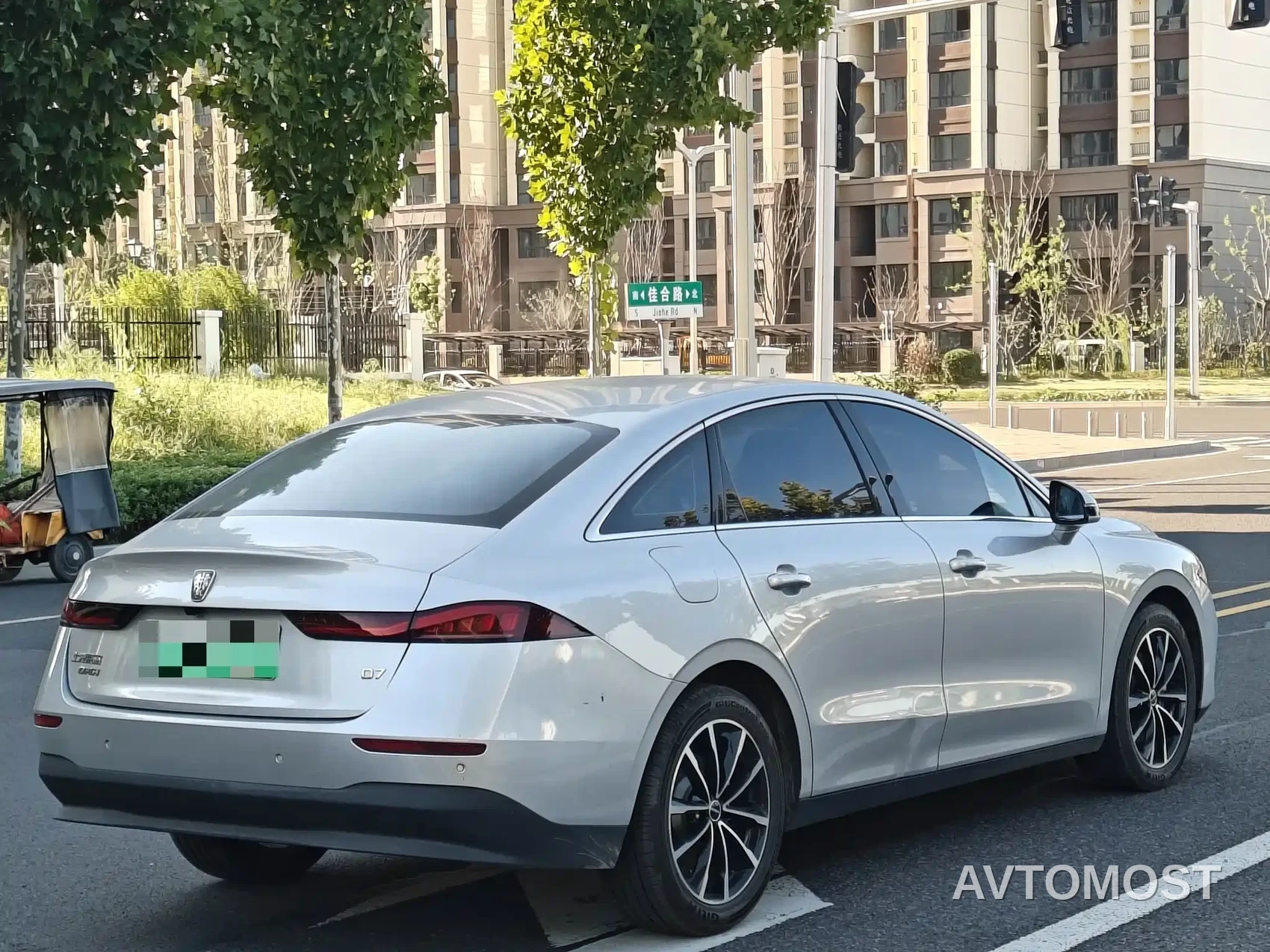 Roewe D7 2025 DMH 125km World Champion Edition — фото 11