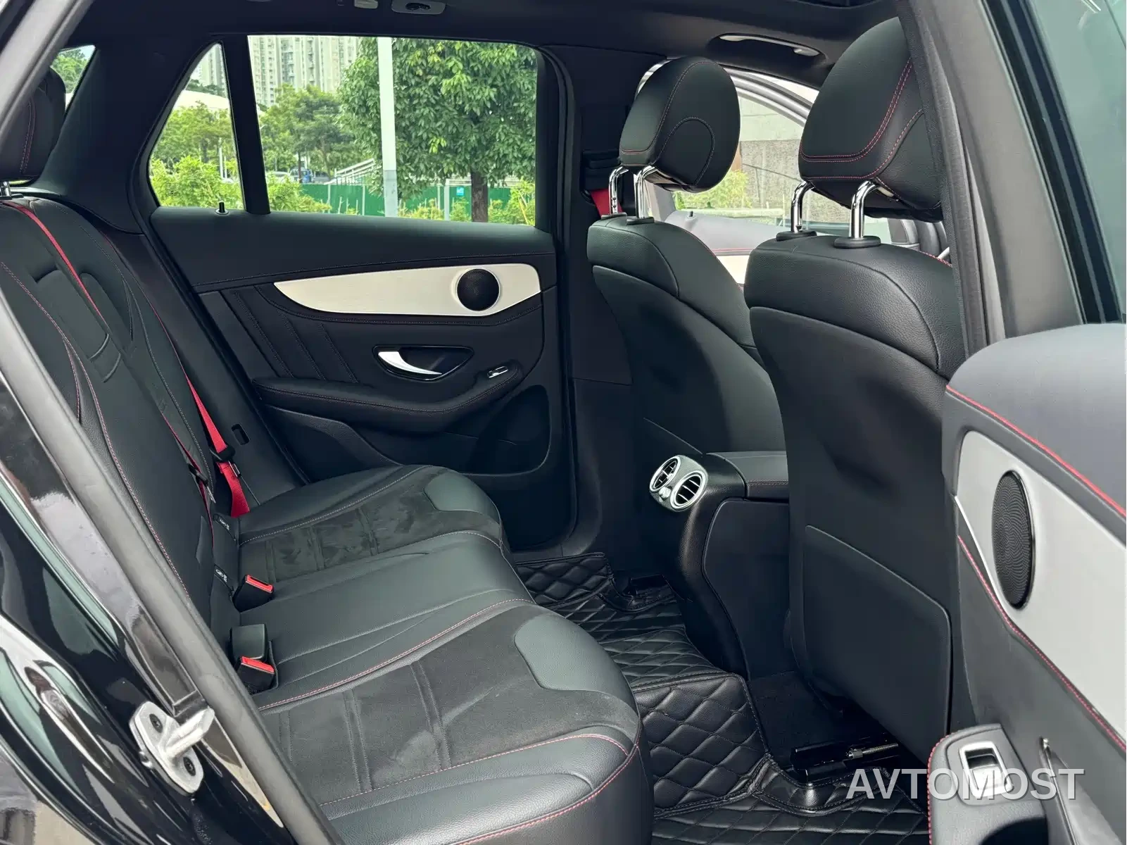 Mercedes-Benz GLC AMG 2022 AMG GLC 43 4MATIC — фото 11