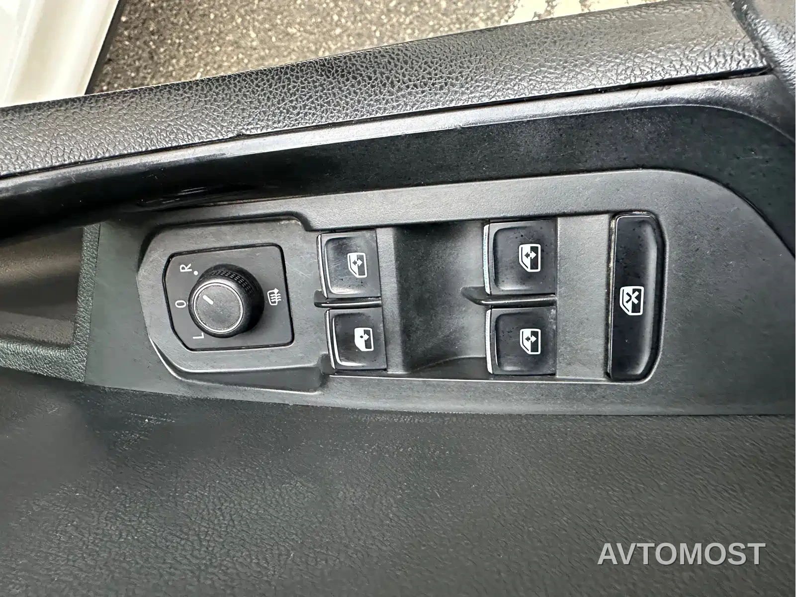 Škoda Karoq 2022 TSI280 Luxury Edition — фото 10
