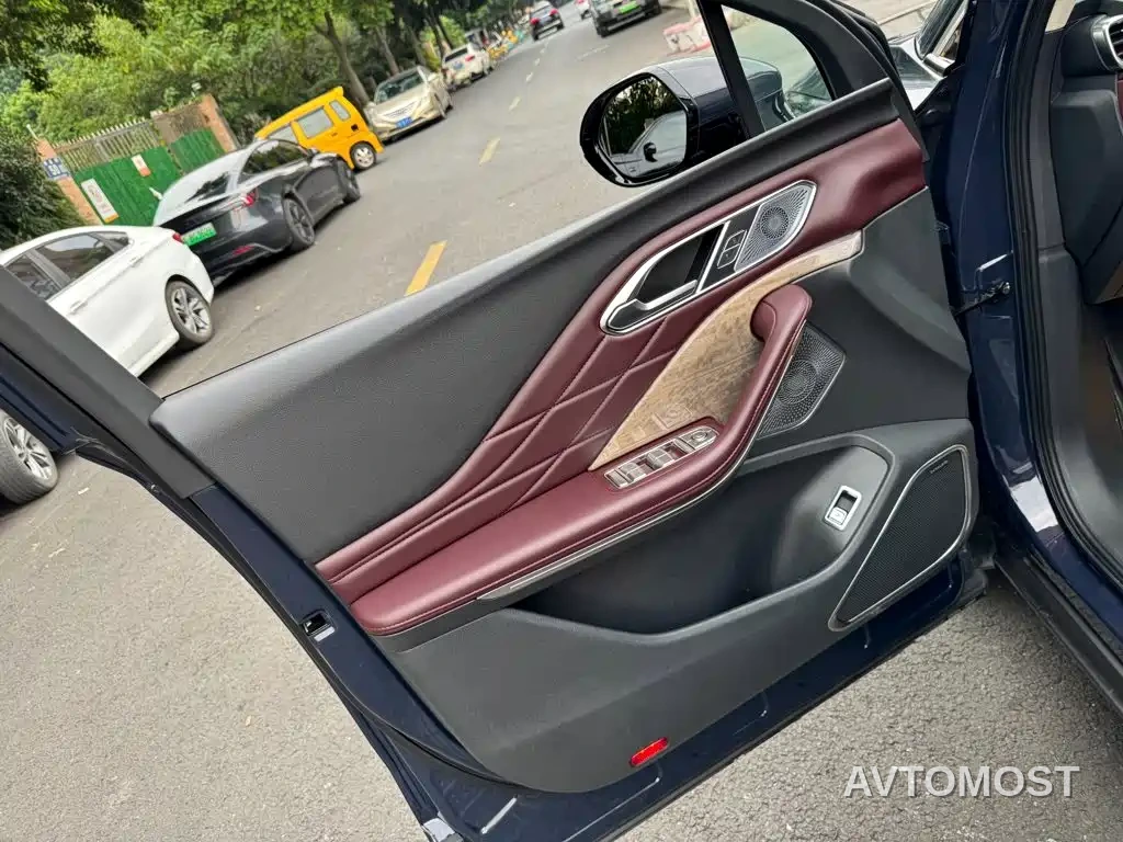 Hongqi HS7 2023 2.0T Automatic 4WD Flag Leader Edition (6-seater) — фото 6